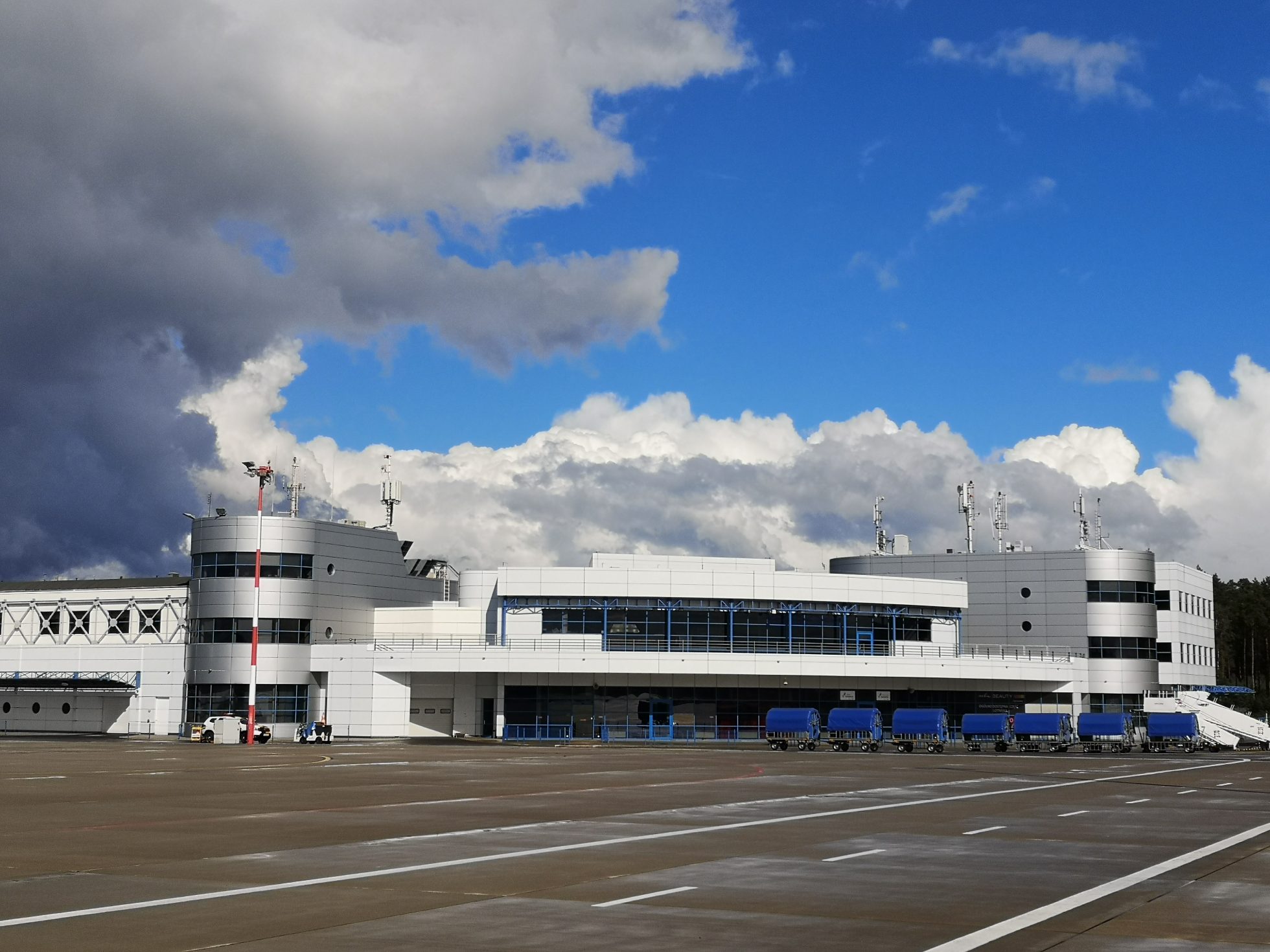 Zdjęcie budynku lotniska
